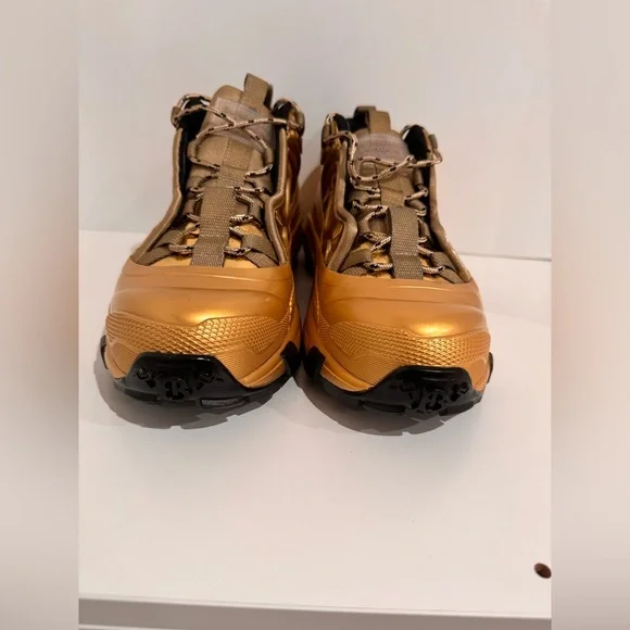 Burberry men new sneakers size 9 - Picture 2 of 4